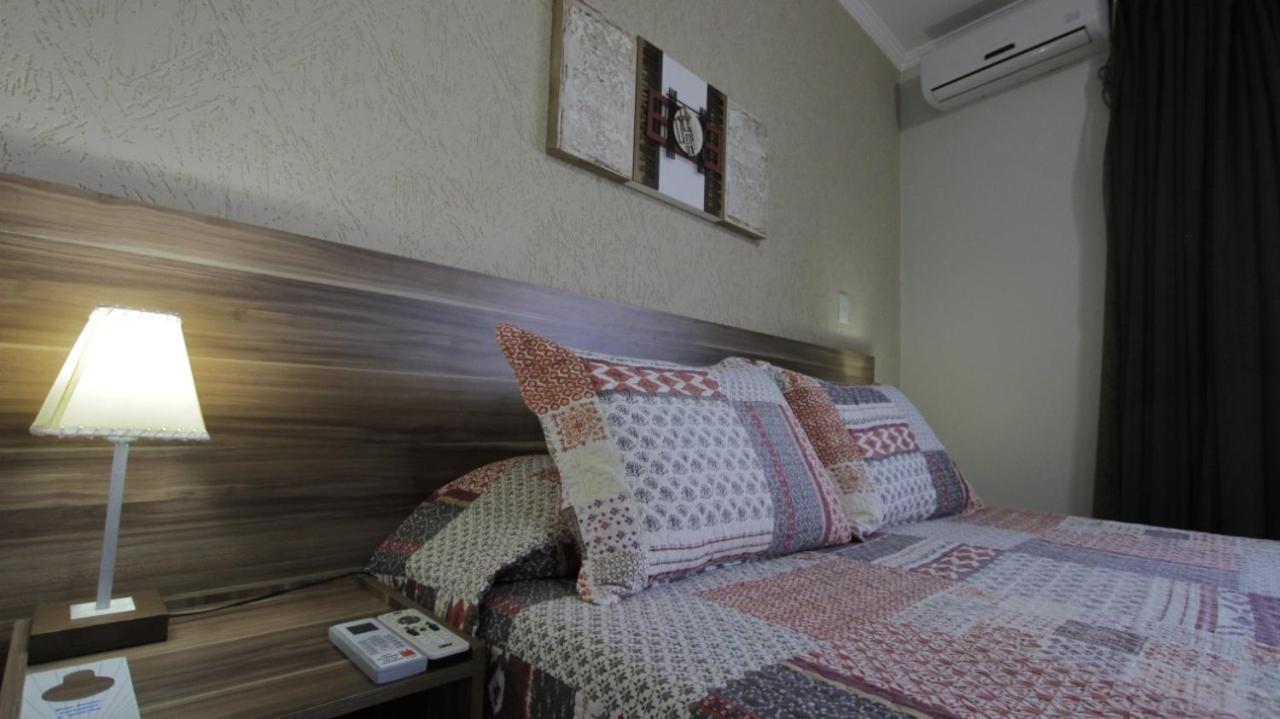 Beira Lago Palace Hotel Morrinhos  エクステリア 写真
