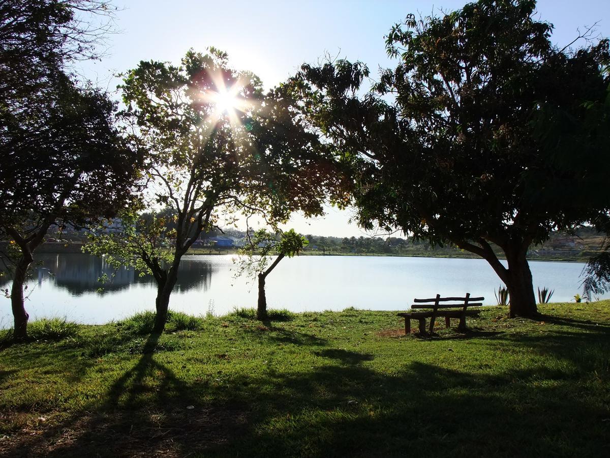 Beira Lago Palace Hotel Morrinhos  エクステリア 写真