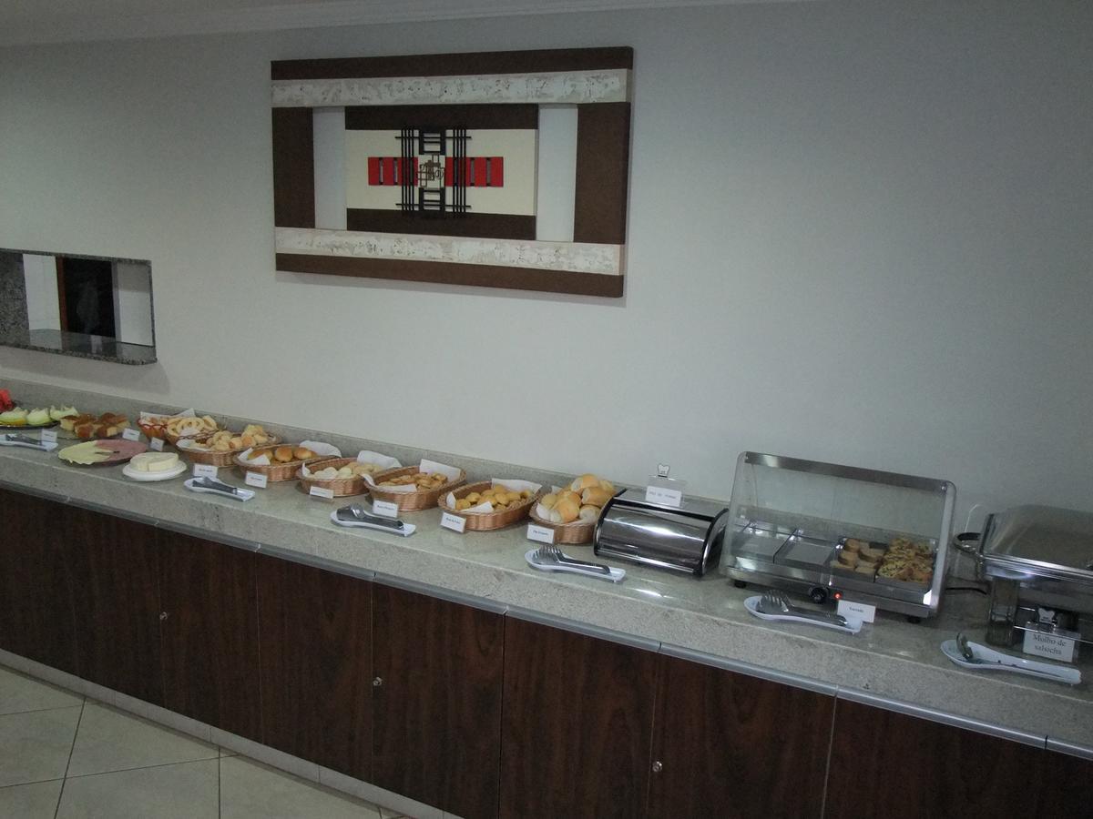 Beira Lago Palace Hotel Morrinhos  エクステリア 写真
