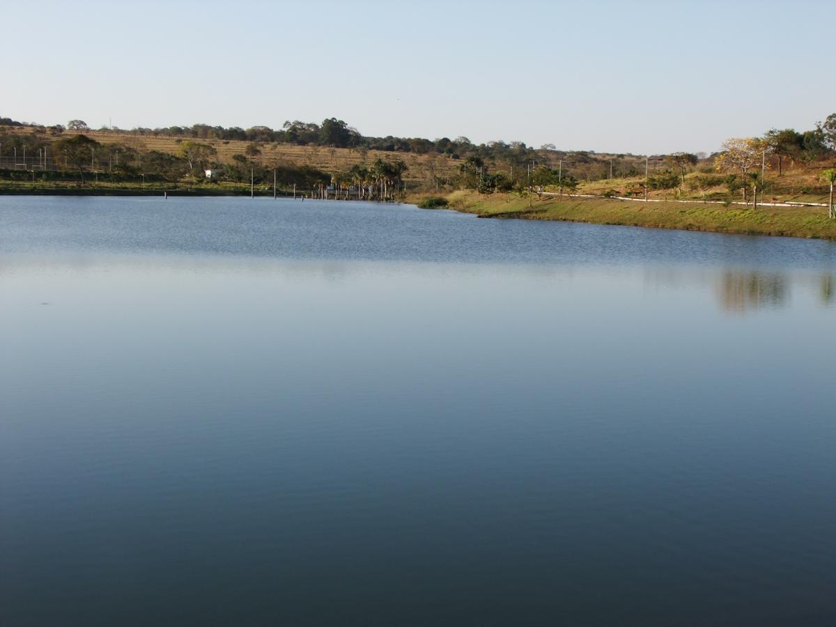 Beira Lago Palace Hotel Morrinhos  エクステリア 写真