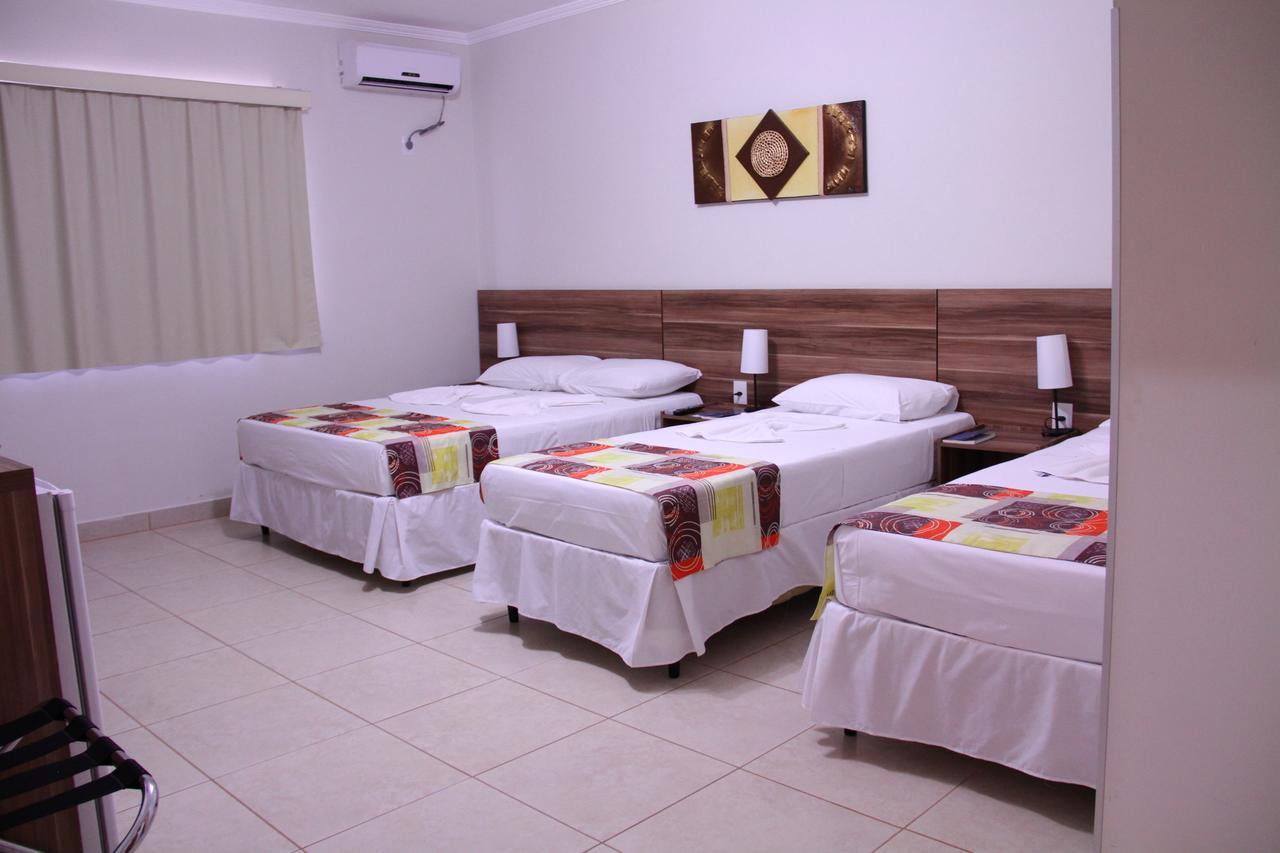 Beira Lago Palace Hotel Morrinhos  エクステリア 写真