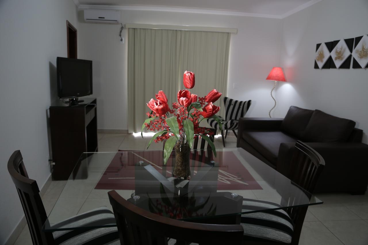 Beira Lago Palace Hotel Morrinhos  エクステリア 写真