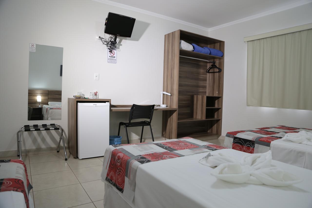 Beira Lago Palace Hotel Morrinhos  エクステリア 写真