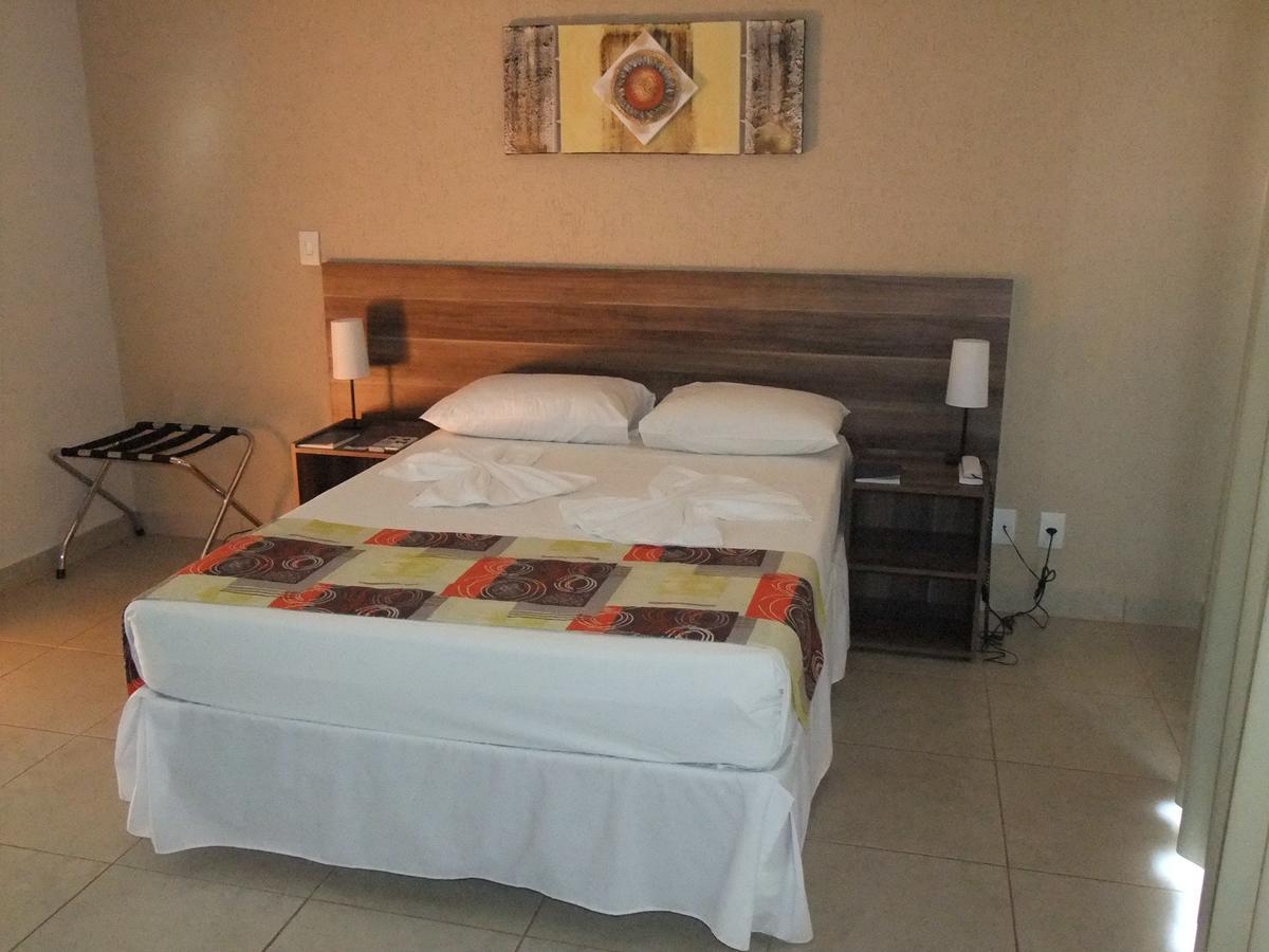 Beira Lago Palace Hotel Morrinhos  エクステリア 写真