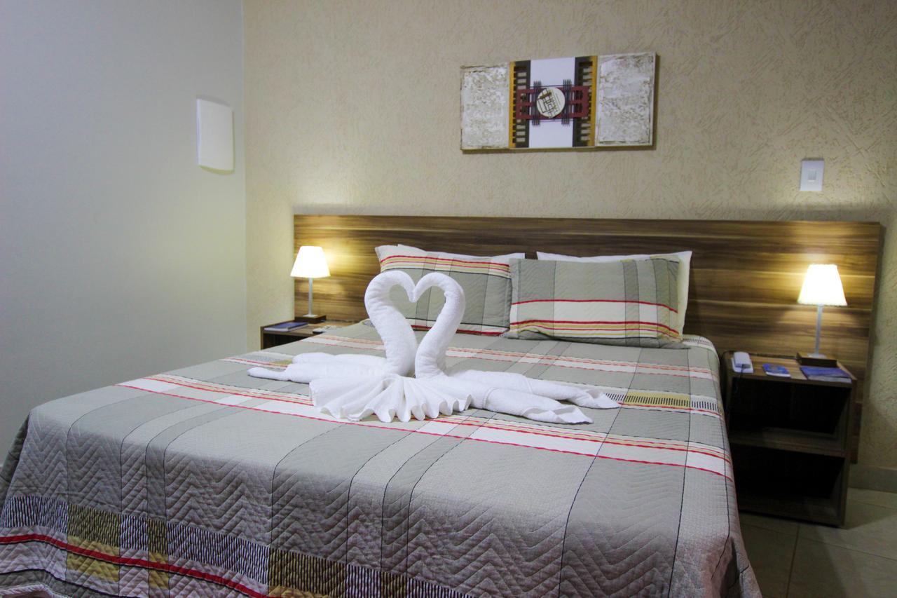 Beira Lago Palace Hotel Morrinhos  エクステリア 写真