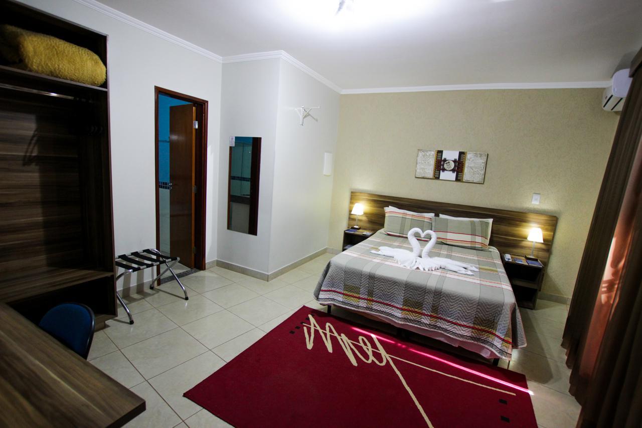 Beira Lago Palace Hotel Morrinhos  エクステリア 写真