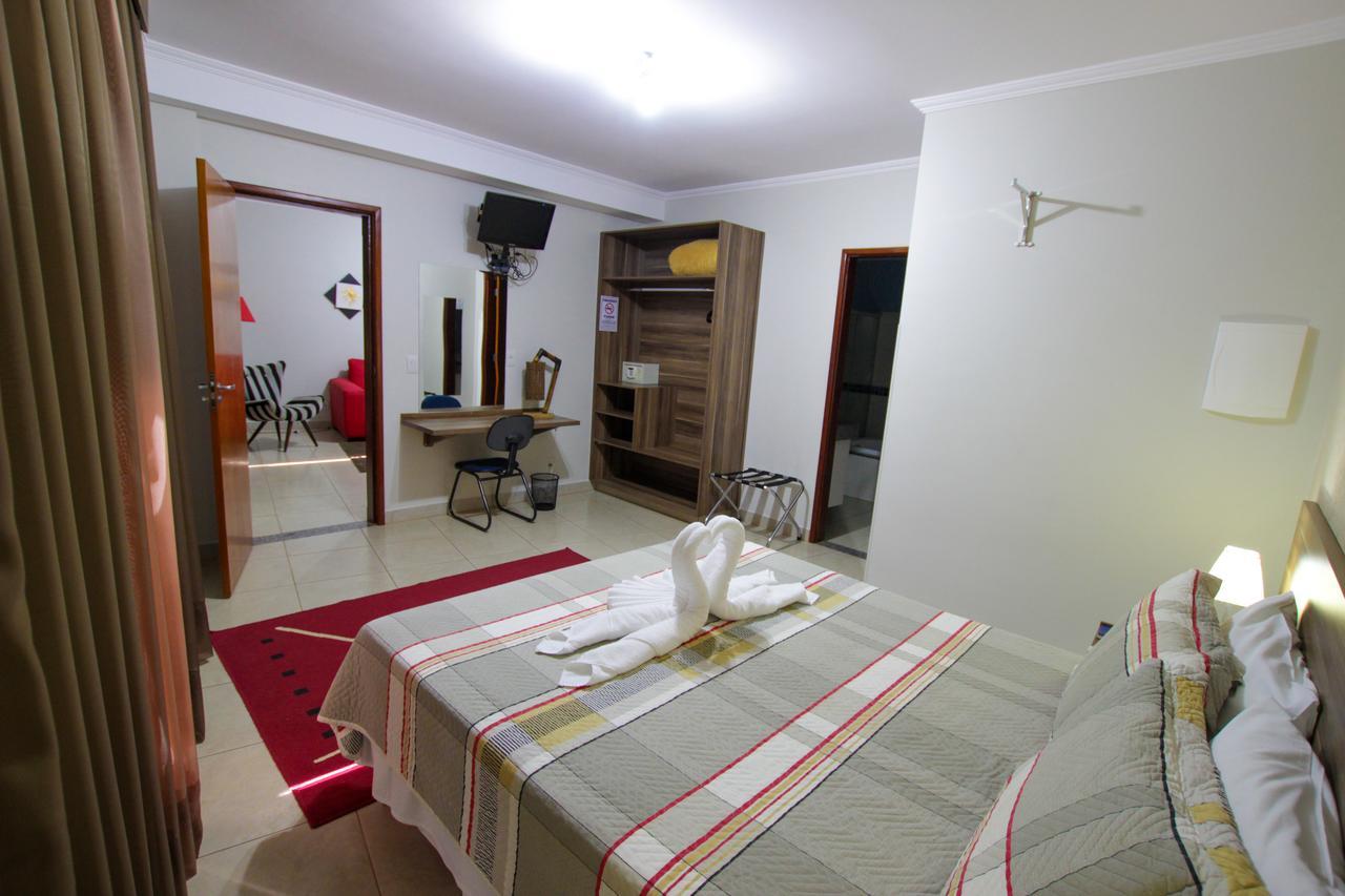 Beira Lago Palace Hotel Morrinhos  エクステリア 写真