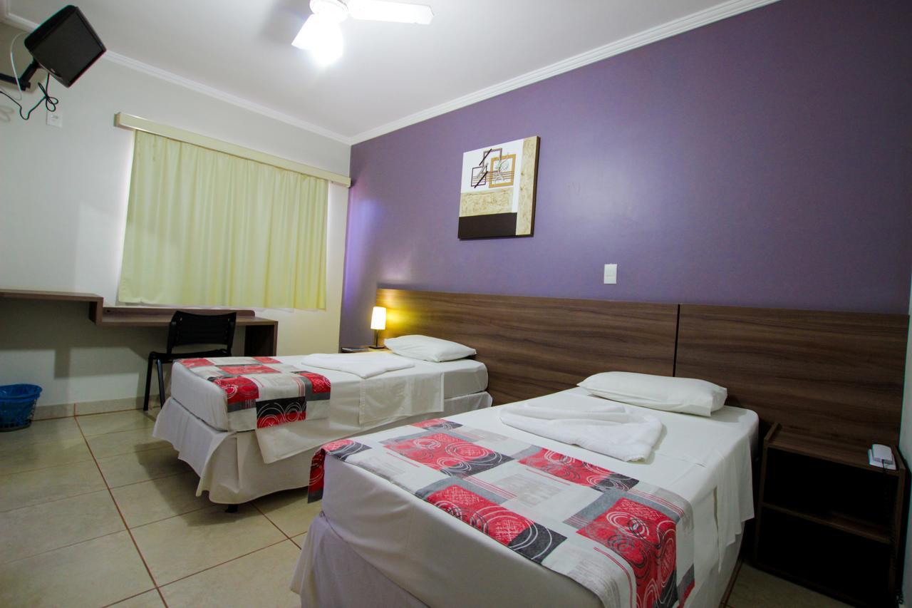 Beira Lago Palace Hotel Morrinhos  エクステリア 写真