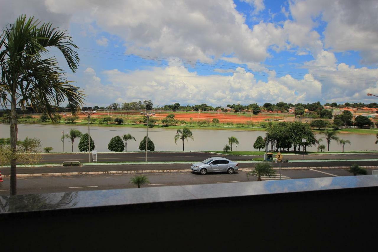 Beira Lago Palace Hotel Morrinhos  エクステリア 写真