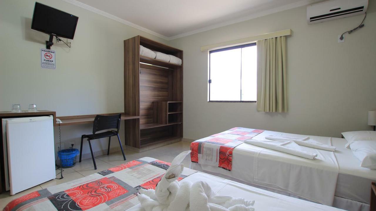 Beira Lago Palace Hotel Morrinhos  エクステリア 写真