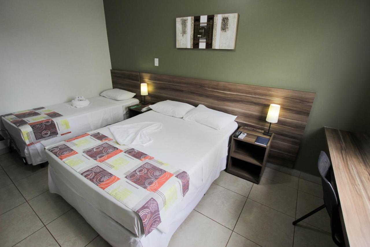 Beira Lago Palace Hotel Morrinhos  エクステリア 写真