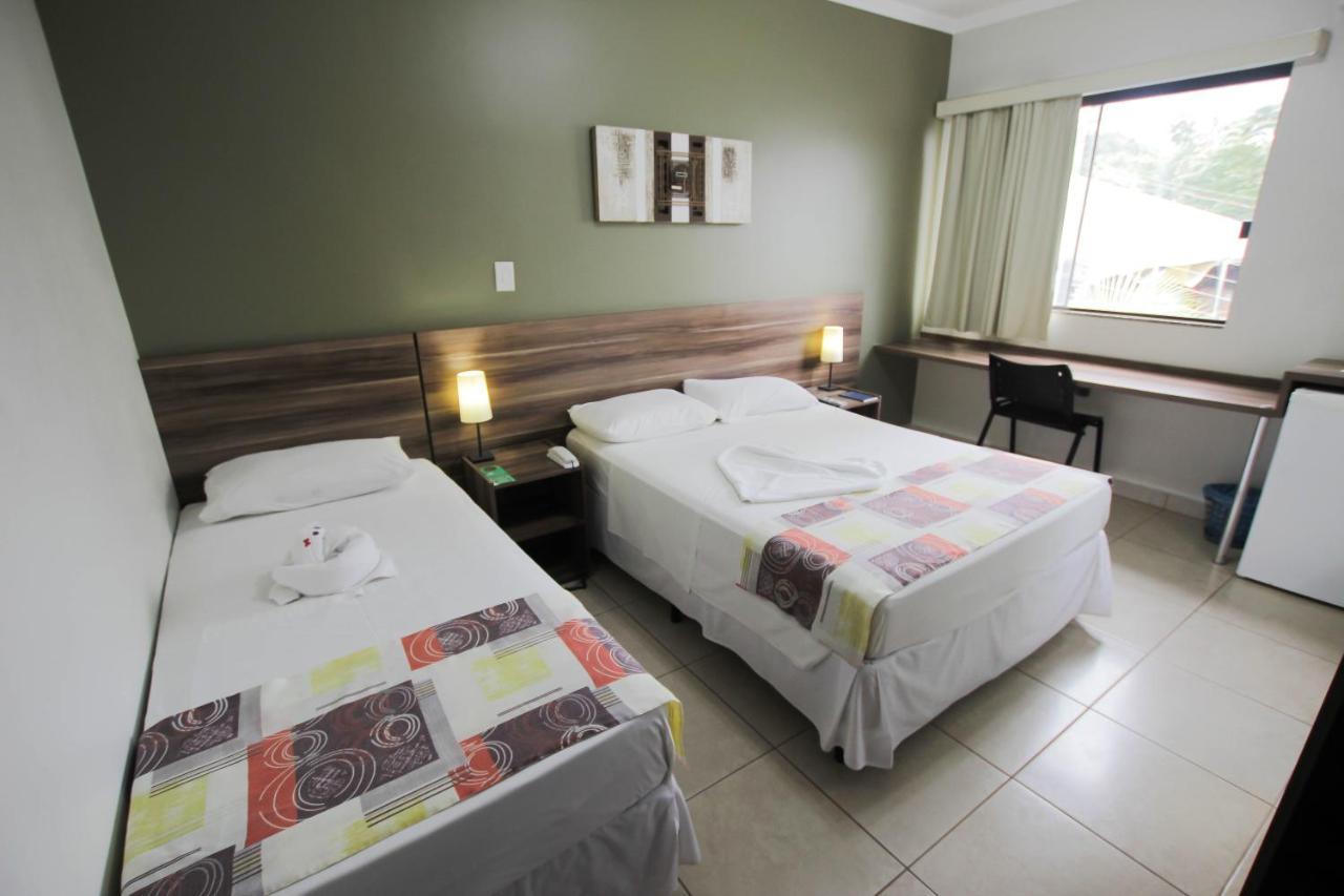 Beira Lago Palace Hotel Morrinhos  エクステリア 写真